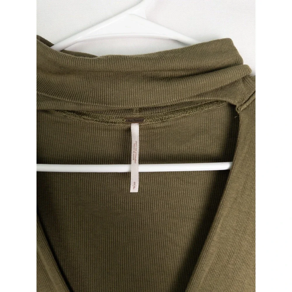 Free People Assymetrical Sweater Womens S‎ Green Knit Pullover Turtle Neck Rayon